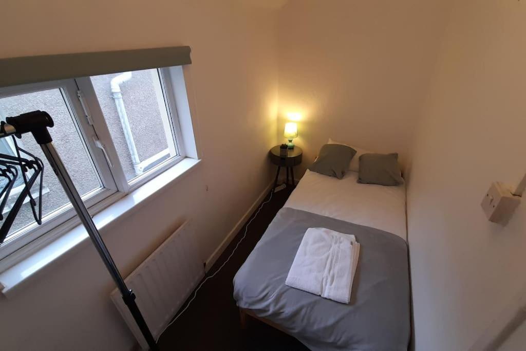 Spacious 4 Bedroom, Free Netflix, Central Location Cardiff Exteriör bild