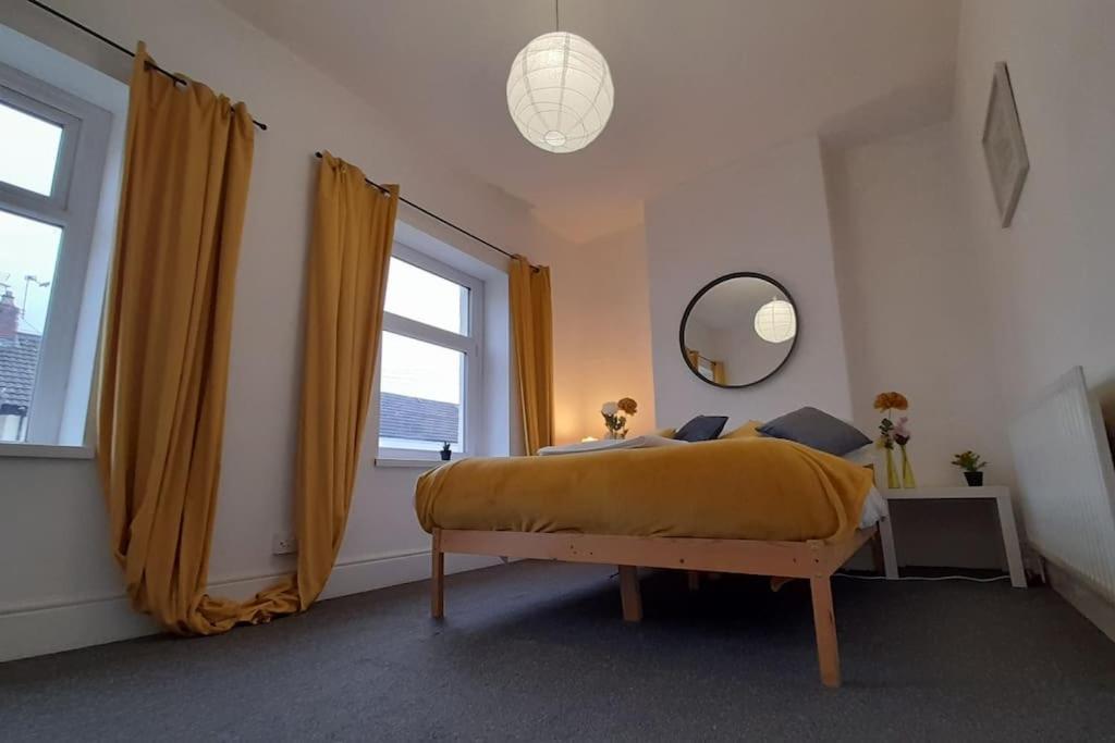 Spacious 4 Bedroom, Free Netflix, Central Location Cardiff Exteriör bild