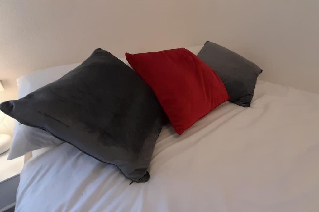 Spacious 4 Bedroom, Free Netflix, Central Location Cardiff Exteriör bild