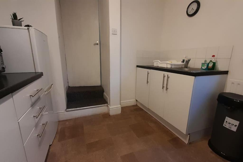 Spacious 4 Bedroom, Free Netflix, Central Location Cardiff Exteriör bild