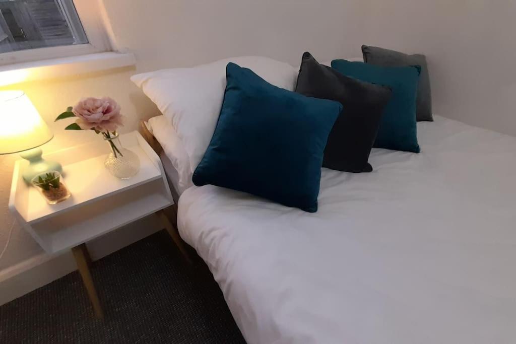 Spacious 4 Bedroom, Free Netflix, Central Location Cardiff Exteriör bild
