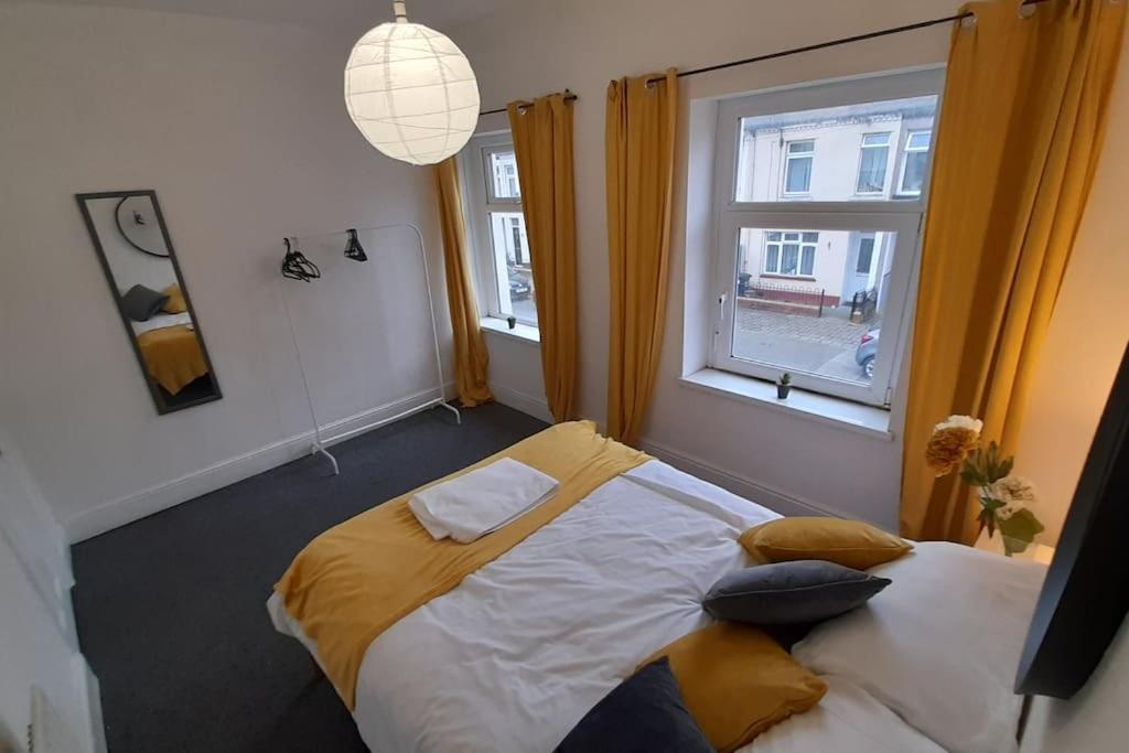 Spacious 4 Bedroom, Free Netflix, Central Location Cardiff Exteriör bild