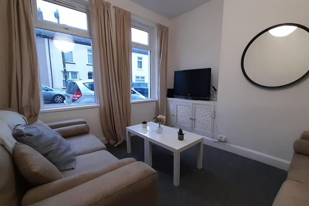 Spacious 4 Bedroom, Free Netflix, Central Location Cardiff Exteriör bild