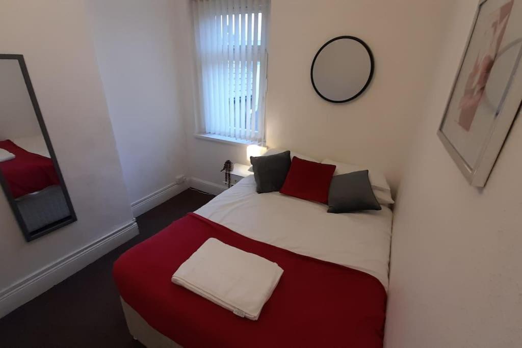 Spacious 4 Bedroom, Free Netflix, Central Location Cardiff Exteriör bild