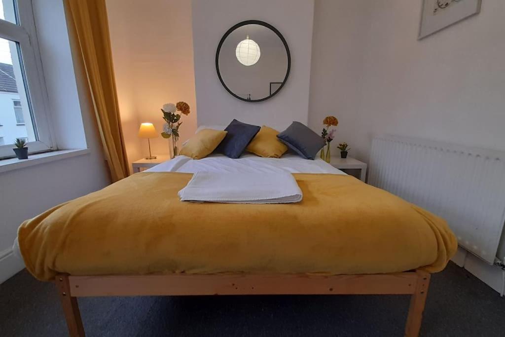 Spacious 4 Bedroom, Free Netflix, Central Location Cardiff Exteriör bild